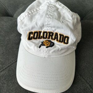 Buffalo David Bitton White and Black Hat Classic Design